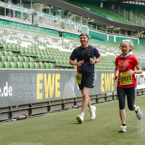 13.09.2026 - 21. swb-Marathon Bremen Michael Burmester http://msf.ph/oto/10441630 13.09.2026 10:28:02 Laufen im Stadion 10096, 10142, 10172, 10189, 10223, 10231, 10267, 10269, 10270, 10289, 10293, 10294, 10310, 10316, 10319, 10329, 10393, 10421, 10464, 10489, 10504, 10508, 10514, 10538, 10541, 10544, 10566, 10583, 10594, 10628, 10638, 10655, 10709, 10739, 10744, 10770, 10807, 10814, 10835, 10846, 10860, 10873, 10897, 10898, 10910, 10917, 10923, 10956, 10992, 10993, 11005, 11035, 11058, 11060, 11063, 11076, 11087, 11092, 11110, 11111, 11130, 11135, 11148, 11170, 11193 meine-sportfotos.de