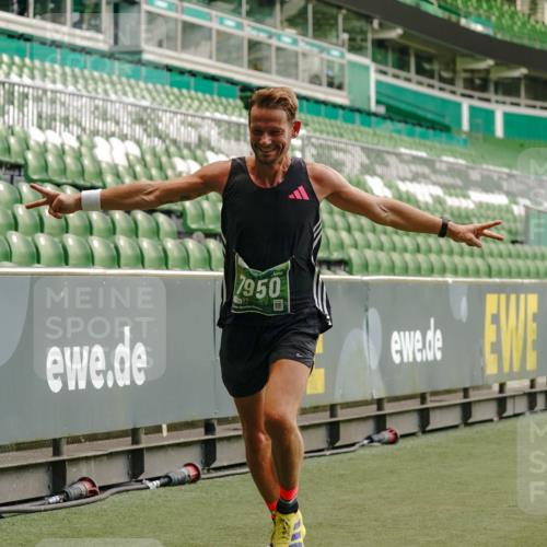 13.09.2026 - 21. swb-Marathon Bremen Michael Burmester http://msf.ph/oto/10441715 13.09.2026 12:43:00 Laufen im Stadion 439, 749, 819, 1009, 1223, 1224, 1562, 1619, 1667, 1712, 1745, 1822, 1850, 1862, 1879, 1921, 2094, 2207, 2651, 2683, 3251, 3368, 3500, 3584, 3624, 3688, 4096, 4847, 5143, 5199, 5316, 5601, 5663, 5672, 5776, 5828, 6264, 6359, 6579, 6929, 6991, 7141, 7170, 7841, 7950, 8311, 8383, 8394, 8689, 8749, 8850, 8994, 9120, 9153, 9200, 9233, 9533, 9849, 277, 453, 807, 862, 901, 1248, 1320, 1323, 1472, 1576, 1587, 1717, 1751, 1758, 1911, 5160, 5163, 5912 meine-sportfotos.de