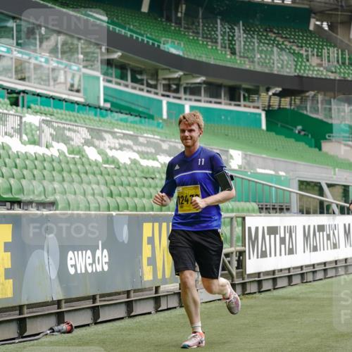 13.09.2026 - 21. swb-Marathon Bremen Michael Burmester http://msf.ph/oto/10441723 13.09.2026 10:28:04 Laufen im Stadion 10096, 10142, 10172, 10189, 10223, 10231, 10267, 10269, 10270, 10289, 10293, 10294, 10310, 10316, 10319, 10329, 10393, 10421, 10464, 10489, 10504, 10508, 10514, 10525, 10538, 10541, 10544, 10566, 10583, 10594, 10628, 10638, 10655, 10709, 10739, 10744, 10770, 10807, 10814, 10835, 10846, 10860, 10873, 10876, 10897, 10898, 10910, 10917, 10923, 10956, 10992, 10993, 11005, 11035, 11058, 11060, 11063, 11076, 11087, 11092, 11110, 11111, 11148, 11170, 11193 meine-sportfotos.de