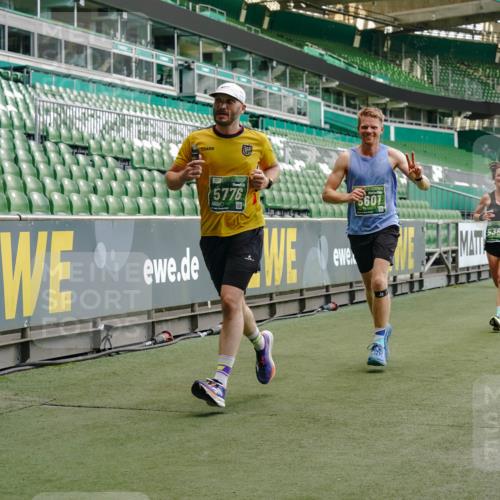 13.09.2026 - 21. swb-Marathon Bremen Michael Burmester http://msf.ph/oto/10441820 13.09.2026 12:43:07 Laufen im Stadion 439, 749, 819, 1009, 1223, 1224, 1372, 1562, 1619, 1667, 1712, 1745, 1850, 1862, 1879, 1921, 2094, 2207, 2651, 2683, 3251, 3368, 3500, 3584, 3688, 4096, 4847, 4904, 5143, 5199, 5316, 5601, 5663, 5672, 5776, 5828, 6359, 6579, 6929, 6991, 7141, 7170, 7841, 7950, 8311, 8383, 8394, 8689, 8749, 8850, 8994, 9120, 9153, 9200, 9233, 9533, 9849, 277, 453, 807, 862, 901, 1248, 1320, 1323, 1472, 1576, 1587, 1717, 1751, 1758, 1911, 5160, 5163, 5912 meine-sportfotos.de