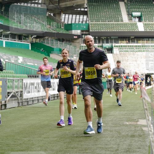 13.09.2026 - 21. swb-Marathon Bremen Michael Burmester http://msf.ph/oto/10441845 13.09.2026 10:28:08 Laufen im Stadion 10096, 10142, 10170, 10172, 10189, 10223, 10231, 10267, 10269, 10270, 10289, 10293, 10294, 10310, 10316, 10319, 10329, 10393, 10421, 10464, 10489, 10504, 10508, 10514, 10525, 10538, 10544, 10566, 10583, 10594, 10628, 10638, 10655, 10709, 10739, 10744, 10770, 10814, 10835, 10846, 10860, 10873, 10876, 10897, 10898, 10910, 10917, 10923, 10956, 10992, 10993, 11005, 11018, 11035, 11058, 11060, 11063, 11076, 11087, 11092, 11110, 11111, 11148, 11170, 11193 meine-sportfotos.de