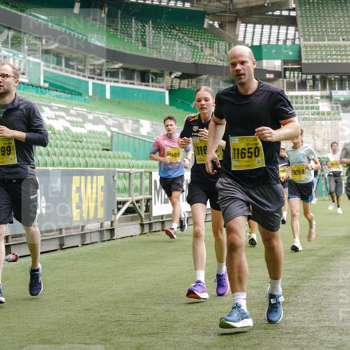 13.09.2026 - 21. swb-Marathon Bremen Michael Burmester http://msf.ph/oto/10441852 13.09.2026 10:28:08 Laufen im Stadion 10096, 10142, 10170, 10172, 10189, 10223, 10231, 10267, 10269, 10270, 10289, 10293, 10294, 10310, 10316, 10319, 10329, 10393, 10421, 10464, 10489, 10504, 10508, 10514, 10525, 10538, 10544, 10566, 10583, 10594, 10628, 10638, 10655, 10709, 10739, 10744, 10770, 10814, 10835, 10846, 10860, 10873, 10876, 10897, 10898, 10910, 10917, 10923, 10956, 10992, 10993, 11005, 11018, 11035, 11058, 11060, 11063, 11076, 11087, 11092, 11110, 11111, 11148, 11170, 11193 meine-sportfotos.de