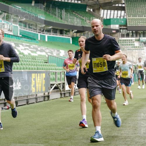 13.09.2026 - 21. swb-Marathon Bremen Michael Burmester http://msf.ph/oto/10441866 13.09.2026 10:28:08 Laufen im Stadion 10096, 10142, 10170, 10172, 10189, 10223, 10231, 10267, 10269, 10270, 10289, 10293, 10294, 10310, 10316, 10319, 10329, 10393, 10421, 10464, 10489, 10504, 10508, 10514, 10525, 10538, 10544, 10566, 10583, 10594, 10628, 10638, 10655, 10709, 10739, 10744, 10770, 10814, 10835, 10846, 10860, 10873, 10876, 10897, 10898, 10910, 10917, 10923, 10956, 10992, 10993, 11005, 11018, 11035, 11058, 11060, 11063, 11076, 11087, 11092, 11110, 11111, 11148, 11170, 11193 meine-sportfotos.de