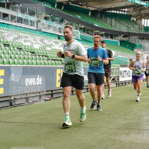 13.09.2026 - 21. swb-Marathon Bremen Michael Burmester http://msf.ph/oto/10441898 13.09.2026 13:07:08 Laufen im Stadion 109, 132, 156, 217, 287, 303, 310, 372, 430, 454, 489, 578, 607, 613, 682, 716, 784, 800, 808, 809, 831, 834, 846, 911, 922, 1083, 1173, 1189, 1205, 1210, 1274, 1322, 1364, 1365, 1369, 1387, 1395, 1437, 1532, 1533, 1545, 1574, 1581, 1600, 1823, 1831, 1841, 1848, 1854, 1871, 1909, 1926, 1938, 2003, 2070, 2076, 2090, 2219, 2244, 2275, 2283, 2310, 2318, 2355, 2356, 2393, 2405, 2440, 2464, 2492, 2565, 2699, 2707, 2721, 2731, 2755, 2802, 2818, 2831, 2902, 2911, 2949, 2960, 3115 meine-sportfotos.de