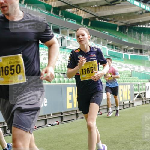 13.09.2026 - 21. swb-Marathon Bremen Michael Burmester http://msf.ph/oto/10441936 13.09.2026 10:28:10 Laufen im Stadion 10096, 10142, 10170, 10172, 10189, 10223, 10231, 10267, 10269, 10270, 10289, 10293, 10294, 10310, 10316, 10319, 10329, 10393, 10421, 10464, 10489, 10504, 10508, 10514, 10525, 10538, 10544, 10566, 10583, 10594, 10628, 10638, 10655, 10709, 10739, 10744, 10770, 10814, 10835, 10846, 10860, 10873, 10876, 10897, 10898, 10910, 10917, 10923, 10956, 10992, 10993, 11005, 11007, 11018, 11035, 11058, 11060, 11063, 11076, 11087, 11092, 11110, 11111, 11148, 11170, 11193 meine-sportfotos.de