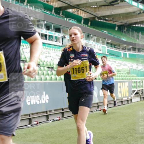 13.09.2026 - 21. swb-Marathon Bremen Michael Burmester http://msf.ph/oto/10441960 13.09.2026 10:28:10 Laufen im Stadion 10096, 10142, 10170, 10172, 10189, 10223, 10231, 10267, 10269, 10270, 10289, 10293, 10294, 10310, 10316, 10319, 10329, 10393, 10421, 10464, 10489, 10504, 10508, 10514, 10525, 10538, 10544, 10566, 10583, 10594, 10628, 10638, 10655, 10709, 10739, 10744, 10770, 10814, 10835, 10846, 10860, 10873, 10876, 10897, 10898, 10910, 10917, 10923, 10956, 10992, 10993, 11005, 11007, 11018, 11035, 11058, 11060, 11063, 11076, 11087, 11092, 11110, 11111, 11148, 11170, 11193 meine-sportfotos.de
