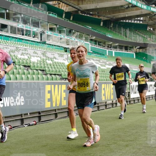 13.09.2026 - 21. swb-Marathon Bremen Michael Burmester http://msf.ph/oto/10442043 13.09.2026 10:28:12 Laufen im Stadion 10096, 10142, 10170, 10172, 10189, 10223, 10231, 10267, 10269, 10270, 10289, 10293, 10294, 10310, 10316, 10319, 10329, 10393, 10421, 10489, 10504, 10508, 10514, 10525, 10538, 10544, 10566, 10594, 10628, 10638, 10655, 10709, 10739, 10744, 10770, 10814, 10835, 10846, 10860, 10873, 10876, 10897, 10898, 10910, 10917, 10923, 10956, 10992, 10993, 11005, 11007, 11018, 11035, 11058, 11060, 11063, 11076, 11087, 11092, 11110, 11111, 11148, 11170, 11193 meine-sportfotos.de