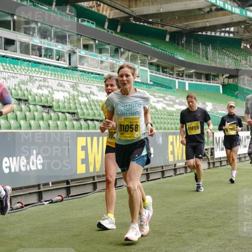13.09.2026 - 21. swb-Marathon Bremen Michael Burmester http://msf.ph/oto/10442058 13.09.2026 10:28:12 Laufen im Stadion 10096, 10142, 10170, 10172, 10189, 10223, 10231, 10267, 10269, 10270, 10289, 10293, 10294, 10310, 10316, 10319, 10329, 10393, 10421, 10489, 10504, 10508, 10514, 10525, 10538, 10544, 10566, 10594, 10628, 10638, 10655, 10709, 10739, 10744, 10770, 10814, 10835, 10846, 10860, 10873, 10876, 10897, 10898, 10910, 10917, 10923, 10956, 10992, 10993, 11005, 11007, 11018, 11035, 11058, 11060, 11063, 11076, 11087, 11092, 11110, 11111, 11148, 11170, 11193 meine-sportfotos.de