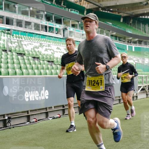 13.09.2026 - 21. swb-Marathon Bremen Michael Burmester http://msf.ph/oto/10442159 13.09.2026 10:28:14 Laufen im Stadion 10096, 10142, 10170, 10172, 10189, 10200, 10223, 10231, 10267, 10269, 10270, 10289, 10293, 10294, 10310, 10316, 10319, 10329, 10348, 10393, 10421, 10489, 10504, 10508, 10514, 10525, 10538, 10544, 10566, 10594, 10628, 10638, 10655, 10709, 10739, 10744, 10770, 10814, 10835, 10846, 10860, 10873, 10876, 10897, 10898, 10910, 10917, 10923, 10956, 10992, 10993, 11005, 11007, 11018, 11035, 11058, 11060, 11063, 11076, 11087, 11092, 11110, 11111, 11148, 11170, 11193 meine-sportfotos.de