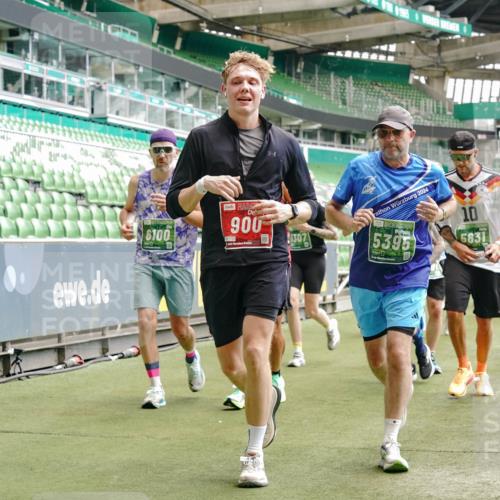 13.09.2026 - 21. swb-Marathon Bremen Michael Burmester http://msf.ph/oto/10442340 13.09.2026 13:07:13 Laufen im Stadion 109, 132, 156, 217, 287, 303, 310, 372, 430, 454, 489, 578, 607, 613, 682, 716, 784, 800, 808, 809, 831, 834, 846, 911, 922, 1083, 1173, 1189, 1205, 1210, 1274, 1322, 1364, 1365, 1369, 1387, 1395, 1437, 1532, 1533, 1545, 1574, 1581, 1600, 1823, 1831, 1841, 1848, 1854, 1871, 1909, 1926, 1938, 2003, 2070, 2076, 2090, 2219, 2275, 2283, 2310, 2318, 2355, 2356, 2393, 2405, 2440, 2492, 2565, 2611, 2699, 2707, 2721, 2731, 2755, 2802, 2818, 2831, 2866, 2902, 2911, 2949, 2960 meine-sportfotos.de