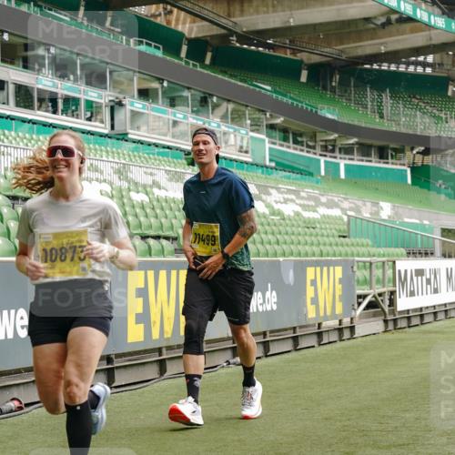 13.09.2026 - 21. swb-Marathon Bremen Michael Burmester http://msf.ph/oto/10442569 13.09.2026 10:28:23 Laufen im Stadion 10096, 10142, 10170, 10172, 10189, 10200, 10223, 10231, 10267, 10269, 10270, 10293, 10294, 10310, 10316, 10329, 10348, 10393, 10421, 10489, 10508, 10514, 10525, 10538, 10544, 10566, 10594, 10628, 10638, 10655, 10709, 10739, 10744, 10770, 10814, 10835, 10840, 10846, 10860, 10876, 10897, 10898, 10910, 10917, 10923, 10956, 10993, 11005, 11007, 11018, 11035, 11058, 11060, 11076, 11087, 11092, 11110, 11111, 11148, 11170, 11193 meine-sportfotos.de