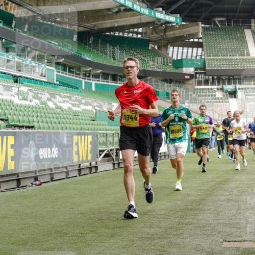 13.09.2026 - 21. swb-Marathon Bremen Michael Burmester http://msf.ph/oto/10442632 13.09.2026 10:28:24 Laufen im Stadion 10096, 10142, 10170, 10172, 10189, 10200, 10223, 10231, 10267, 10269, 10270, 10293, 10294, 10310, 10316, 10329, 10348, 10393, 10421, 10489, 10508, 10514, 10525, 10538, 10544, 10566, 10594, 10628, 10638, 10655, 10709, 10739, 10763, 10770, 10814, 10835, 10840, 10846, 10860, 10876, 10897, 10898, 10910, 10917, 10923, 10956, 10993, 11005, 11007, 11018, 11035, 11058, 11060, 11076, 11087, 11092, 11110, 11111, 11148, 11170, 11193 meine-sportfotos.de