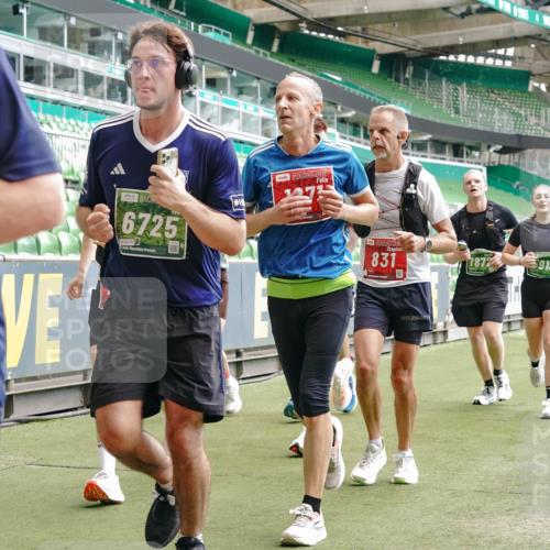 13.09.2026 - 21. swb-Marathon Bremen Michael Burmester http://msf.ph/oto/10442731 13.09.2026 13:07:19 Laufen im Stadion 109, 132, 156, 287, 303, 310, 372, 430, 454, 489, 578, 607, 613, 682, 716, 784, 800, 808, 809, 831, 834, 846, 911, 922, 1083, 1173, 1189, 1205, 1210, 1274, 1322, 1364, 1365, 1369, 1387, 1395, 1437, 1532, 1545, 1574, 1581, 1600, 1823, 1831, 1841, 1848, 1854, 1871, 1909, 1926, 1938, 2003, 2070, 2076, 2090, 2215, 2219, 2275, 2283, 2318, 2355, 2356, 2366, 2393, 2405, 2440, 2492, 2565, 2611, 2699, 2707, 2721, 2731, 2755, 2782, 2802, 2818, 2831, 2866, 2902, 2911, 2949, 2960 meine-sportfotos.de