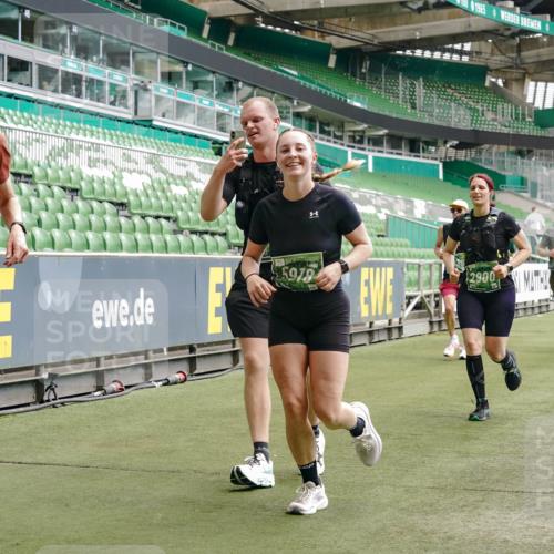 13.09.2026 - 21. swb-Marathon Bremen Michael Burmester http://msf.ph/oto/10442864 13.09.2026 13:07:21 Laufen im Stadion 109, 132, 156, 287, 303, 310, 372, 430, 454, 489, 578, 607, 613, 682, 716, 784, 800, 808, 809, 831, 834, 846, 911, 922, 1083, 1173, 1189, 1205, 1210, 1274, 1285, 1322, 1364, 1365, 1369, 1387, 1395, 1437, 1532, 1545, 1574, 1581, 1600, 1823, 1831, 1841, 1848, 1854, 1871, 1909, 1926, 1938, 2003, 2070, 2090, 2215, 2219, 2275, 2283, 2318, 2355, 2356, 2366, 2393, 2405, 2440, 2492, 2565, 2611, 2699, 2707, 2721, 2731, 2755, 2782, 2802, 2818, 2831, 2866, 2902, 2911, 2949, 2960 meine-sportfotos.de