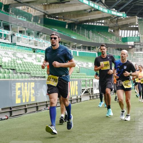 13.09.2026 - 21. swb-Marathon Bremen Michael Burmester http://msf.ph/oto/10442966 13.09.2026 10:28:31 Laufen im Stadion 10142, 10170, 10183, 10189, 10200, 10223, 10267, 10269, 10270, 10293, 10294, 10310, 10316, 10329, 10348, 10393, 10421, 10426, 10489, 10508, 10525, 10538, 10544, 10566, 10594, 10655, 10709, 10739, 10763, 10770, 10814, 10835, 10840, 10846, 10860, 10876, 10897, 10898, 10910, 10917, 10923, 10993, 11005, 11007, 11018, 11035, 11058, 11060, 11076, 11087, 11092, 11110, 11111, 11148, 11170 meine-sportfotos.de