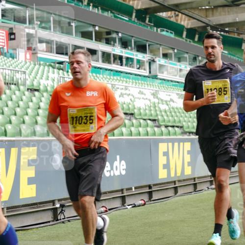 13.09.2026 - 21. swb-Marathon Bremen Michael Burmester http://msf.ph/oto/10443059 13.09.2026 10:28:33 Laufen im Stadion 10142, 10170, 10183, 10189, 10200, 10223, 10267, 10269, 10270, 10293, 10294, 10310, 10316, 10329, 10348, 10381, 10393, 10421, 10426, 10489, 10508, 10525, 10538, 10544, 10566, 10594, 10655, 10709, 10739, 10763, 10770, 10814, 10835, 10840, 10846, 10860, 10876, 10897, 10898, 10910, 10917, 10923, 10993, 11005, 11007, 11018, 11035, 11058, 11060, 11076, 11087, 11092, 11110, 11111, 11148, 11170 meine-sportfotos.de