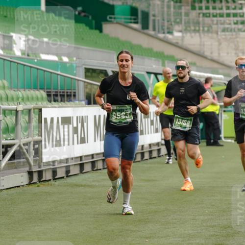 13.09.2026 - 21. swb-Marathon Bremen Michael Burmester http://msf.ph/oto/10443139 13.09.2026 12:44:19 Laufen im Stadion 339, 493, 623, 678, 681, 715, 819, 969, 1264, 1301, 1335, 1372, 1498, 1562, 1696, 1770, 1879, 1921, 1937, 1975, 2098, 2651, 2683, 3092, 3251, 3500, 3584, 3688, 4096, 4118, 4328, 4739, 4904, 5143, 5199, 5316, 5369, 5601, 5663, 5776, 5996, 6359, 6579, 6973, 7015, 7170, 7206, 7265, 7715, 7841, 7950, 8028, 8689, 8749, 8850, 9137, 9153, 9200, 9233, 9533, 9583, 9849, 13063, 13168, 13237, 126, 371, 453, 603, 640, 650, 671, 735, 744, 862, 912, 957, 1136, 1411, 1822 meine-sportfotos.de