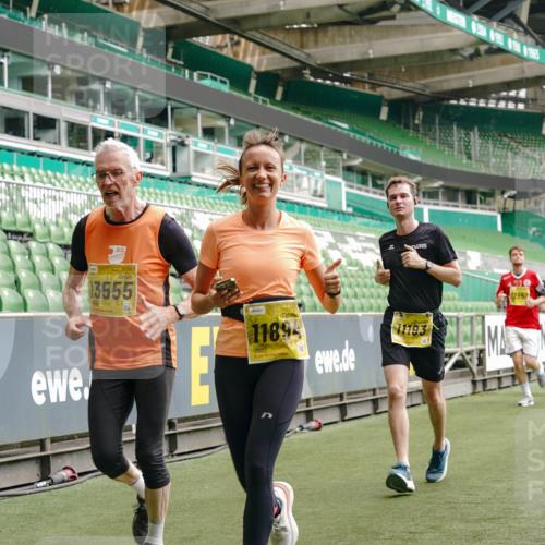 13.09.2026 - 21. swb-Marathon Bremen Michael Burmester http://msf.ph/oto/10443200 13.09.2026 10:28:36 Laufen im Stadion 10142, 10170, 10183, 10189, 10200, 10223, 10267, 10269, 10270, 10293, 10294, 10310, 10316, 10329, 10348, 10381, 10393, 10421, 10426, 10489, 10508, 10525, 10537, 10538, 10544, 10566, 10594, 10655, 10709, 10739, 10763, 10770, 10814, 10835, 10840, 10846, 10860, 10876, 10897, 10898, 10910, 10917, 10923, 10966, 10993, 11005, 11007, 11018, 11035, 11058, 11060, 11076, 11087, 11092, 11110, 11111, 11148, 11170 meine-sportfotos.de