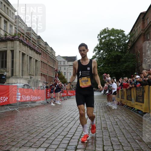 13.09.2026 - Kiel Lauf Yannick Fuchs http://msf.ph/oto/10443207 13.09.2026 11:59:01 Ziel 6694 meine-sportfotos.de