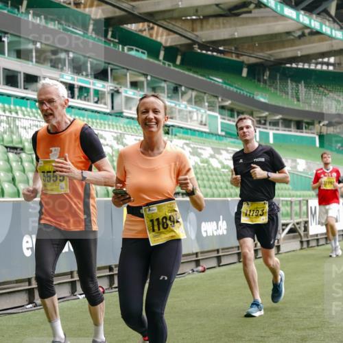 13.09.2026 - 21. swb-Marathon Bremen Michael Burmester http://msf.ph/oto/10443222 13.09.2026 10:28:36 Laufen im Stadion 10142, 10170, 10183, 10189, 10200, 10223, 10267, 10269, 10270, 10293, 10294, 10310, 10316, 10329, 10348, 10381, 10393, 10421, 10426, 10489, 10508, 10525, 10537, 10538, 10544, 10566, 10594, 10655, 10709, 10739, 10763, 10770, 10814, 10835, 10840, 10846, 10860, 10876, 10897, 10898, 10910, 10917, 10923, 10966, 10993, 11005, 11007, 11018, 11035, 11058, 11060, 11076, 11087, 11092, 11110, 11111, 11148, 11170 meine-sportfotos.de