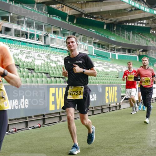 13.09.2026 - 21. swb-Marathon Bremen Michael Burmester http://msf.ph/oto/10443244 13.09.2026 10:28:37 Laufen im Stadion 10142, 10170, 10183, 10189, 10200, 10223, 10267, 10269, 10270, 10293, 10294, 10310, 10316, 10329, 10348, 10381, 10393, 10421, 10426, 10508, 10525, 10537, 10538, 10544, 10566, 10594, 10655, 10709, 10739, 10763, 10770, 10814, 10835, 10840, 10846, 10860, 10876, 10897, 10898, 10910, 10917, 10923, 10966, 10993, 11005, 11007, 11018, 11035, 11058, 11060, 11076, 11087, 11092, 11110, 11111, 11148, 11170 meine-sportfotos.de