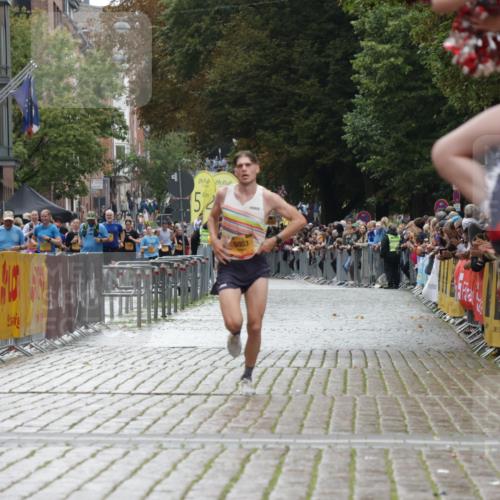 13.09.2026 - Kiel Lauf Yannick Fuchs http://msf.ph/oto/10443324 13.09.2026 12:01:18 Ziel 8803 meine-sportfotos.de