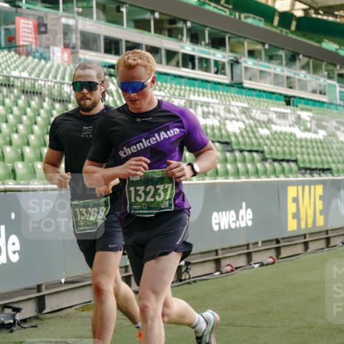 13.09.2026 - 21. swb-Marathon Bremen Michael Burmester http://msf.ph/oto/10443338 13.09.2026 12:44:24 Laufen im Stadion 280, 339, 493, 623, 678, 681, 715, 819, 969, 1264, 1301, 1335, 1372, 1498, 1562, 1696, 1770, 1921, 1937, 1975, 2098, 2683, 3092, 3251, 3500, 3584, 3609, 3688, 4096, 4118, 4328, 4739, 4904, 5143, 5199, 5316, 5369, 5601, 5663, 5776, 5996, 6359, 6579, 6973, 7015, 7170, 7206, 7265, 7715, 7841, 7950, 8028, 8689, 8749, 8850, 9137, 9153, 9200, 9233, 9583, 9849, 13063, 13168, 13237, 126, 371, 453, 603, 640, 650, 671, 735, 744, 862, 912, 957, 1136, 1411, 1822 meine-sportfotos.de