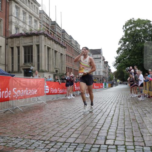 13.09.2026 - Kiel Lauf Yannick Fuchs http://msf.ph/oto/10443343 13.09.2026 12:01:23 Ziel 8803 meine-sportfotos.de
