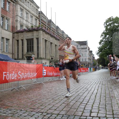 13.09.2026 - Kiel Lauf Yannick Fuchs http://msf.ph/oto/10443345 13.09.2026 12:01:24 Ziel 8803 meine-sportfotos.de