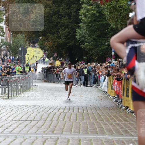 13.09.2026 - Kiel Lauf Yannick Fuchs http://msf.ph/oto/10443358 13.09.2026 12:02:07 Ziel 11291 meine-sportfotos.de