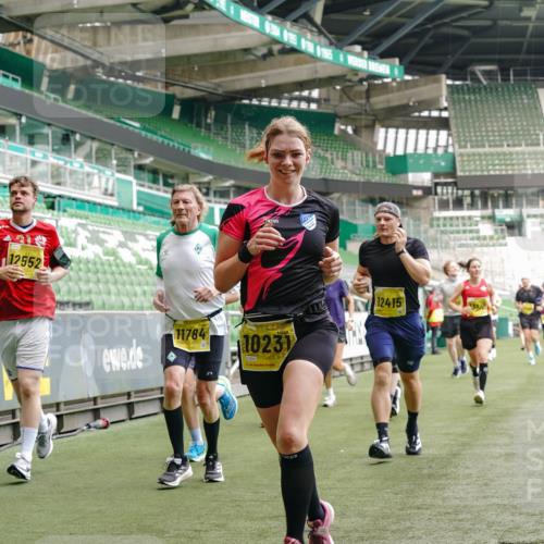 13.09.2026 - 21. swb-Marathon Bremen Michael Burmester http://msf.ph/oto/10443386 13.09.2026 10:28:39 Laufen im Stadion 10142, 10170, 10183, 10189, 10200, 10223, 10267, 10269, 10270, 10293, 10294, 10310, 10316, 10329, 10348, 10381, 10393, 10421, 10426, 10508, 10525, 10537, 10538, 10544, 10566, 10594, 10655, 10709, 10739, 10763, 10770, 10814, 10835, 10840, 10846, 10860, 10876, 10897, 10898, 10910, 10917, 10923, 10966, 10993, 11005, 11007, 11018, 11035, 11058, 11076, 11087, 11092, 11109, 11110, 11111, 11148, 11170 meine-sportfotos.de