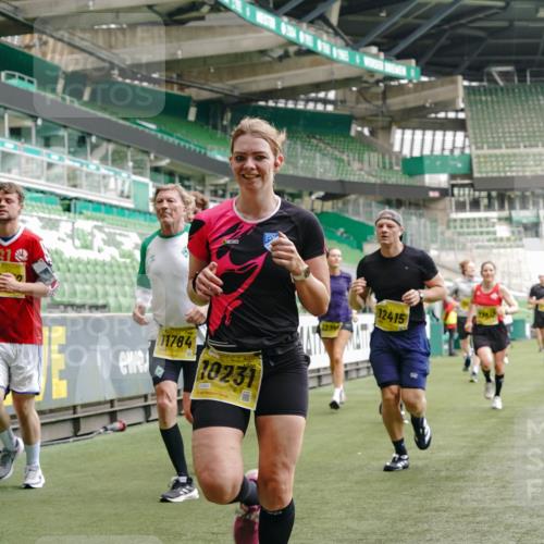 13.09.2026 - 21. swb-Marathon Bremen Michael Burmester http://msf.ph/oto/10443422 13.09.2026 10:28:39 Laufen im Stadion 10142, 10170, 10183, 10189, 10200, 10223, 10267, 10269, 10270, 10293, 10294, 10310, 10316, 10329, 10348, 10381, 10393, 10421, 10426, 10508, 10525, 10537, 10538, 10544, 10566, 10594, 10655, 10709, 10739, 10763, 10770, 10814, 10835, 10840, 10846, 10860, 10876, 10897, 10898, 10910, 10917, 10923, 10966, 10993, 11005, 11007, 11018, 11035, 11058, 11076, 11087, 11092, 11109, 11110, 11111, 11148, 11170 meine-sportfotos.de