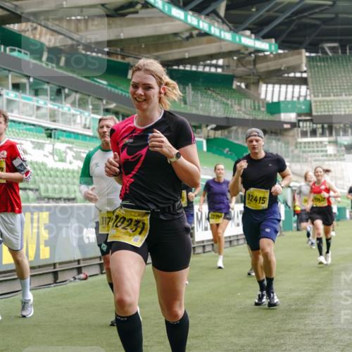 13.09.2026 - 21. swb-Marathon Bremen Michael Burmester http://msf.ph/oto/10443440 13.09.2026 10:28:40 Laufen im Stadion 10142, 10170, 10183, 10189, 10200, 10223, 10267, 10269, 10270, 10293, 10294, 10310, 10316, 10329, 10348, 10381, 10393, 10421, 10426, 10508, 10525, 10537, 10538, 10544, 10566, 10594, 10655, 10709, 10739, 10763, 10770, 10814, 10835, 10840, 10846, 10860, 10876, 10897, 10898, 10910, 10917, 10923, 10966, 10993, 11005, 11007, 11018, 11035, 11058, 11076, 11087, 11092, 11109, 11111, 11148, 11170 meine-sportfotos.de