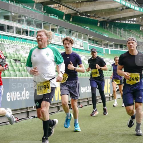 13.09.2026 - 21. swb-Marathon Bremen Michael Burmester http://msf.ph/oto/10443453 13.09.2026 10:28:40 Laufen im Stadion 10142, 10170, 10183, 10189, 10200, 10223, 10267, 10269, 10270, 10293, 10294, 10310, 10316, 10329, 10348, 10381, 10393, 10421, 10426, 10508, 10525, 10537, 10538, 10544, 10566, 10594, 10655, 10709, 10739, 10763, 10770, 10814, 10835, 10840, 10846, 10860, 10876, 10897, 10898, 10910, 10917, 10923, 10966, 10993, 11005, 11007, 11018, 11035, 11058, 11076, 11087, 11092, 11109, 11111, 11148, 11170 meine-sportfotos.de