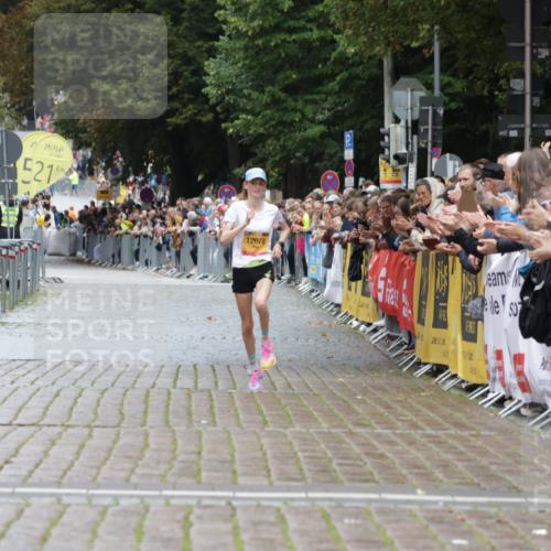 13.09.2026 - Kiel Lauf Yannick Fuchs http://msf.ph/oto/10443525 13.09.2026 12:07:14 Ziel 12078, 12459, 2875, 5248 meine-sportfotos.de