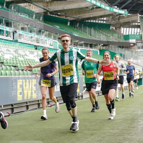 13.09.2026 - 21. swb-Marathon Bremen Michael Burmester http://msf.ph/oto/10443561 13.09.2026 10:28:42 Laufen im Stadion 10142, 10170, 10183, 10189, 10200, 10223, 10267, 10269, 10270, 10293, 10294, 10310, 10316, 10329, 10348, 10381, 10393, 10421, 10426, 10508, 10525, 10537, 10538, 10544, 10566, 10594, 10655, 10709, 10739, 10763, 10770, 10814, 10835, 10840, 10846, 10860, 10876, 10897, 10898, 10910, 10917, 10923, 10966, 10993, 11005, 11007, 11018, 11035, 11058, 11076, 11087, 11092, 11109, 11111, 11148, 11170 meine-sportfotos.de
