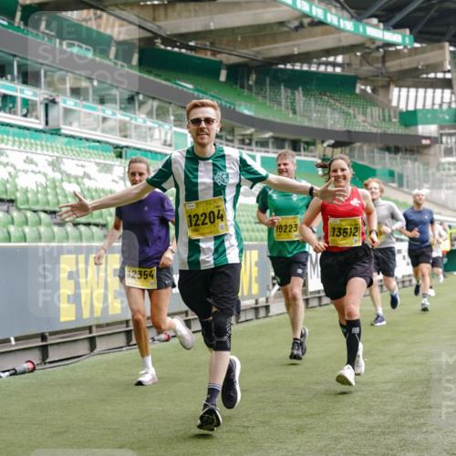 13.09.2026 - 21. swb-Marathon Bremen Michael Burmester http://msf.ph/oto/10443581 13.09.2026 10:28:42 Laufen im Stadion 10142, 10170, 10183, 10189, 10200, 10223, 10267, 10269, 10270, 10293, 10294, 10310, 10316, 10329, 10348, 10381, 10393, 10421, 10426, 10508, 10525, 10537, 10538, 10544, 10566, 10594, 10655, 10709, 10739, 10763, 10770, 10814, 10835, 10840, 10846, 10860, 10876, 10897, 10898, 10910, 10917, 10923, 10966, 10993, 11005, 11007, 11018, 11035, 11058, 11076, 11087, 11092, 11109, 11111, 11148, 11170 meine-sportfotos.de