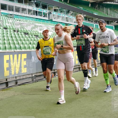 13.09.2026 - 21. swb-Marathon Bremen Michael Burmester http://msf.ph/oto/10443651 13.09.2026 13:07:33 Laufen im Stadion 109, 132, 156, 287, 303, 310, 372, 454, 489, 551, 578, 607, 613, 682, 716, 800, 808, 809, 831, 834, 846, 884, 911, 922, 1083, 1173, 1189, 1205, 1210, 1285, 1322, 1364, 1365, 1369, 1387, 1395, 1437, 1532, 1545, 1574, 1600, 1688, 1823, 1831, 1841, 1848, 1854, 1871, 1909, 1926, 1938, 2003, 2070, 2090, 2215, 2219, 2275, 2283, 2318, 2356, 2366, 2405, 2440, 2492, 2565, 2611, 2635, 2699, 2707, 2721, 2731, 2755, 2782, 2802, 2818, 2831, 2866, 2902, 2911, 2949, 2960 meine-sportfotos.de