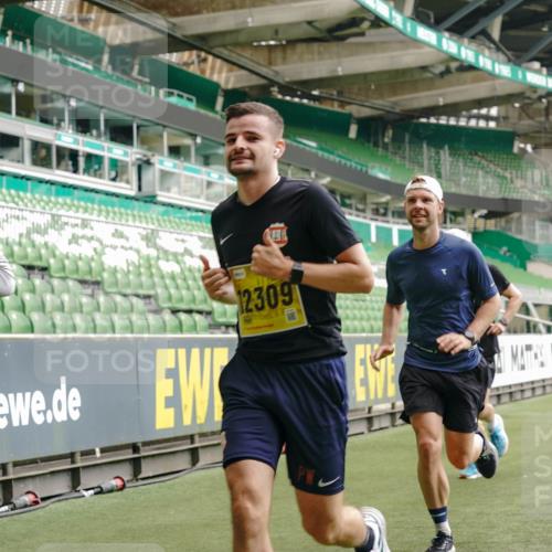 13.09.2026 - 21. swb-Marathon Bremen Michael Burmester http://msf.ph/oto/10443903 13.09.2026 10:28:46 Laufen im Stadion 10142, 10170, 10183, 10189, 10200, 10223, 10267, 10270, 10293, 10294, 10316, 10329, 10334, 10348, 10381, 10393, 10421, 10426, 10508, 10525, 10537, 10538, 10544, 10594, 10655, 10709, 10739, 10763, 10770, 10814, 10835, 10840, 10846, 10860, 10876, 10910, 10917, 10923, 10966, 10993, 11005, 11007, 11018, 11035, 11058, 11076, 11087, 11092, 11109, 11111, 11148, 11170 meine-sportfotos.de
