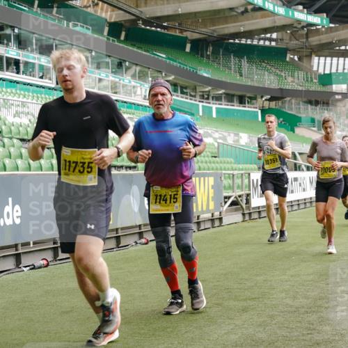 13.09.2026 - 21. swb-Marathon Bremen Michael Burmester http://msf.ph/oto/10444188 13.09.2026 10:28:51 Laufen im Stadion 10162, 10170, 10183, 10189, 10200, 10218, 10223, 10253, 10267, 10270, 10293, 10294, 10316, 10329, 10334, 10348, 10381, 10393, 10421, 10426, 10508, 10525, 10537, 10538, 10544, 10594, 10655, 10709, 10739, 10763, 10770, 10814, 10825, 10835, 10840, 10846, 10860, 10876, 10910, 10917, 10923, 10966, 10993, 11005, 11007, 11018, 11035, 11058, 11076, 11087, 11092, 11109, 11111, 11148, 11170 meine-sportfotos.de