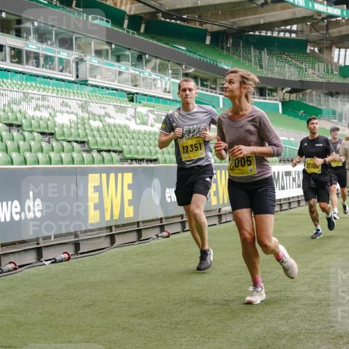 13.09.2026 - 21. swb-Marathon Bremen Michael Burmester http://msf.ph/oto/10444287 13.09.2026 10:28:52 Laufen im Stadion 10162, 10170, 10183, 10189, 10200, 10218, 10223, 10253, 10267, 10270, 10293, 10294, 10316, 10329, 10334, 10348, 10381, 10393, 10421, 10426, 10508, 10525, 10537, 10538, 10544, 10594, 10655, 10709, 10739, 10763, 10770, 10814, 10825, 10835, 10840, 10846, 10860, 10876, 10910, 10917, 10923, 10966, 10993, 11005, 11007, 11018, 11035, 11058, 11076, 11087, 11092, 11109, 11111, 11170 meine-sportfotos.de