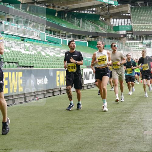 13.09.2026 - 21. swb-Marathon Bremen Michael Burmester http://msf.ph/oto/10444342 13.09.2026 10:28:54 Laufen im Stadion 10162, 10170, 10183, 10189, 10200, 10218, 10223, 10253, 10267, 10270, 10293, 10294, 10316, 10329, 10334, 10348, 10381, 10393, 10421, 10426, 10508, 10525, 10537, 10538, 10544, 10594, 10655, 10709, 10739, 10763, 10770, 10814, 10825, 10835, 10840, 10846, 10860, 10876, 10910, 10917, 10923, 10966, 10993, 11005, 11007, 11018, 11035, 11058, 11076, 11087, 11092, 11109, 11111, 11170 meine-sportfotos.de