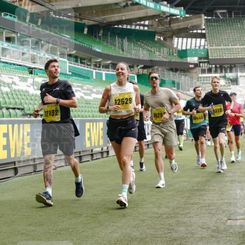 13.09.2026 - 21. swb-Marathon Bremen Michael Burmester http://msf.ph/oto/10444378 13.09.2026 10:28:55 Laufen im Stadion 10162, 10170, 10183, 10189, 10200, 10218, 10223, 10253, 10267, 10270, 10293, 10294, 10316, 10329, 10334, 10348, 10381, 10393, 10421, 10426, 10508, 10525, 10537, 10538, 10544, 10594, 10655, 10709, 10739, 10763, 10770, 10814, 10825, 10835, 10840, 10846, 10860, 10876, 10910, 10917, 10923, 10966, 10993, 11005, 11007, 11018, 11035, 11058, 11076, 11087, 11092, 11109, 11111, 11170 meine-sportfotos.de