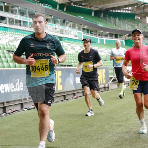 13.09.2026 - 21. swb-Marathon Bremen Michael Burmester http://msf.ph/oto/10444584 13.09.2026 10:28:58 Laufen im Stadion 10162, 10170, 10183, 10189, 10200, 10218, 10223, 10253, 10267, 10270, 10293, 10294, 10316, 10329, 10334, 10348, 10381, 10393, 10421, 10426, 10508, 10525, 10537, 10538, 10544, 10594, 10655, 10709, 10739, 10763, 10770, 10814, 10825, 10835, 10840, 10846, 10860, 10876, 10910, 10917, 10923, 10966, 10993, 11005, 11007, 11018, 11035, 11058, 11076, 11087, 11092, 11109, 11111, 11170 meine-sportfotos.de