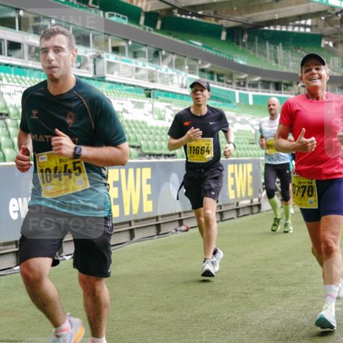 13.09.2026 - 21. swb-Marathon Bremen Michael Burmester http://msf.ph/oto/10444627 13.09.2026 10:28:58 Laufen im Stadion 10162, 10170, 10183, 10189, 10200, 10218, 10223, 10253, 10267, 10270, 10293, 10294, 10316, 10329, 10334, 10348, 10381, 10393, 10421, 10426, 10508, 10525, 10537, 10538, 10544, 10594, 10655, 10709, 10739, 10763, 10770, 10814, 10825, 10835, 10840, 10846, 10860, 10876, 10910, 10917, 10923, 10966, 10993, 11005, 11007, 11018, 11035, 11058, 11076, 11087, 11092, 11109, 11111, 11170 meine-sportfotos.de
