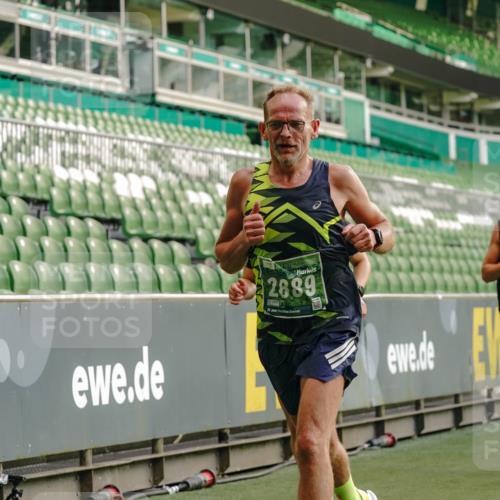 13.09.2026 - 21. swb-Marathon Bremen Michael Burmester http://msf.ph/oto/10444639 13.09.2026 12:45:25 Laufen im Stadion 195, 280, 339, 474, 493, 508, 623, 678, 681, 697, 715, 788, 969, 1017, 1034, 1181, 1241, 1264, 1277, 1301, 1335, 1498, 1696, 1770, 1863, 1937, 1975, 2020, 2084, 2098, 2297, 2889, 3092, 3271, 3609, 4110, 4118, 4157, 4328, 5092, 5719, 5996, 6918, 6973, 7015, 7206, 7265, 7336, 7478, 7715, 8028, 8054, 8096, 8319, 8325, 8331, 8670, 8756, 8936, 9070, 9129, 9137, 9273, 9306, 9495, 9583, 9642, 13063, 13168, 13237, 371, 439, 650, 744, 957, 1411, 1667, 1822, 1850 meine-sportfotos.de