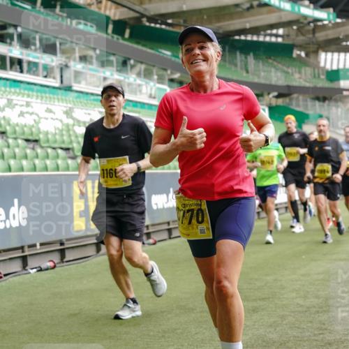 13.09.2026 - 21. swb-Marathon Bremen Michael Burmester http://msf.ph/oto/10444640 13.09.2026 10:28:59 Laufen im Stadion 10162, 10170, 10183, 10189, 10200, 10218, 10223, 10253, 10267, 10270, 10293, 10294, 10316, 10329, 10334, 10348, 10381, 10393, 10421, 10426, 10467, 10508, 10525, 10537, 10538, 10544, 10585, 10594, 10655, 10709, 10739, 10763, 10770, 10814, 10825, 10835, 10840, 10846, 10860, 10876, 10910, 10917, 10923, 10966, 10993, 11005, 11007, 11018, 11035, 11058, 11076, 11087, 11092, 11109, 11111, 11170 meine-sportfotos.de