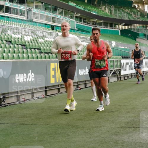 13.09.2026 - 21. swb-Marathon Bremen Michael Burmester http://msf.ph/oto/10444759 13.09.2026 12:45:29 Laufen im Stadion 195, 280, 339, 474, 493, 508, 567, 678, 681, 697, 715, 788, 1017, 1034, 1181, 1241, 1264, 1277, 1301, 1335, 1498, 1696, 1863, 1937, 1975, 2020, 2084, 2098, 2297, 2889, 3092, 3271, 3609, 4110, 4118, 4157, 4328, 5092, 5719, 5996, 6918, 6973, 7015, 7206, 7265, 7336, 7478, 7715, 8028, 8054, 8096, 8319, 8325, 8331, 8670, 8701, 8756, 8936, 9070, 9129, 9137, 9273, 9306, 9495, 9583, 9642, 13063, 13168, 13237, 371, 439, 650, 957, 1411, 1667, 1822, 1850 meine-sportfotos.de