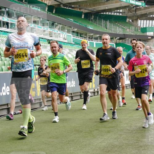 13.09.2026 - 21. swb-Marathon Bremen Michael Burmester http://msf.ph/oto/10444775 13.09.2026 10:29:01 Laufen im Stadion 10162, 10170, 10183, 10189, 10200, 10218, 10223, 10253, 10267, 10270, 10293, 10294, 10316, 10329, 10334, 10348, 10381, 10393, 10421, 10426, 10467, 10508, 10525, 10537, 10538, 10544, 10585, 10594, 10655, 10709, 10734, 10739, 10761, 10763, 10770, 10814, 10825, 10835, 10840, 10846, 10860, 10876, 10910, 10917, 10923, 10966, 10993, 11005, 11007, 11018, 11035, 11058, 11076, 11087, 11092, 11109, 11111, 11170 meine-sportfotos.de