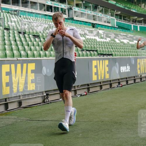 13.09.2026 - 21. swb-Marathon Bremen Michael Burmester http://msf.ph/oto/10444788 13.09.2026 12:45:32 Laufen im Stadion 195, 280, 339, 474, 493, 508, 567, 678, 681, 697, 715, 788, 1017, 1034, 1181, 1241, 1264, 1277, 1301, 1335, 1498, 1696, 1863, 1937, 1975, 2020, 2084, 2098, 2297, 2889, 3092, 3271, 3609, 4110, 4118, 4157, 4328, 5092, 5719, 5996, 6918, 6973, 7015, 7206, 7265, 7336, 7478, 7715, 8028, 8054, 8096, 8319, 8325, 8331, 8670, 8701, 8756, 8936, 9070, 9129, 9137, 9273, 9306, 9495, 9583, 9642, 13063, 13168, 13237, 439, 650, 957, 1411, 1667, 1822, 1850 meine-sportfotos.de